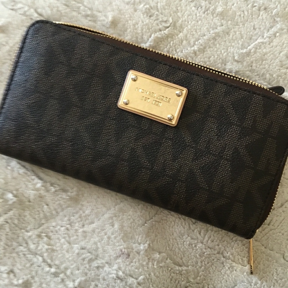 Michael Kors wallet